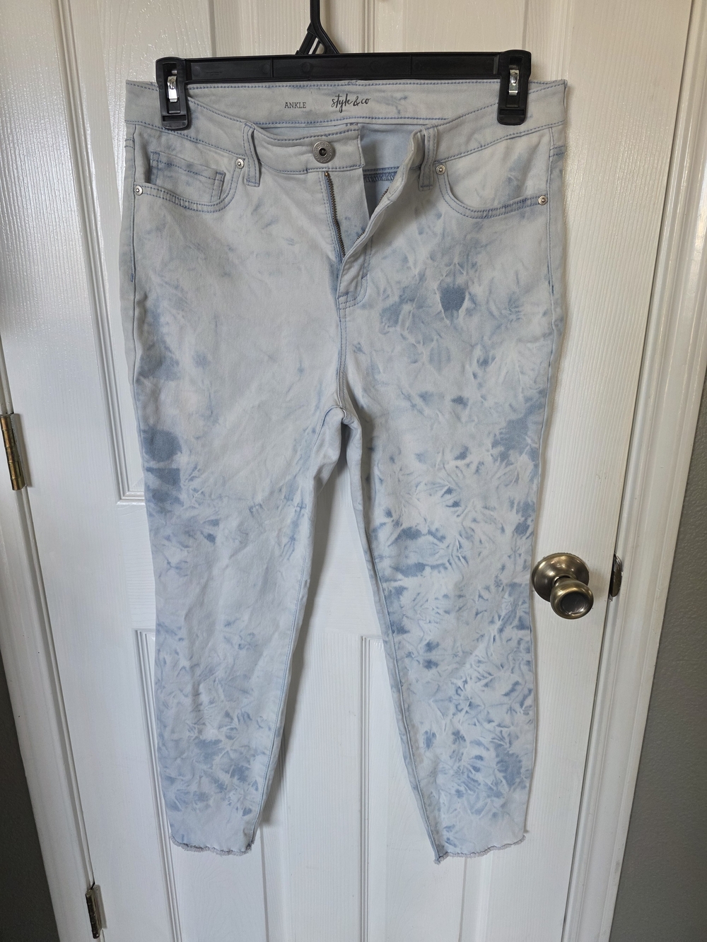 Style & Co. Women’s Light Blue Tie-Dye Skinny Jeans